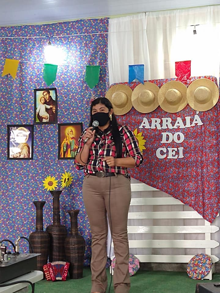 Centro de Educação Leonides Falcão de Oliveira realiza live junina com participação da comunidade escolar