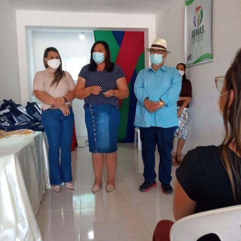 Secretaria de Assistência Social entrega kits de trabalho para equipes do Criança Feliz e SCFV