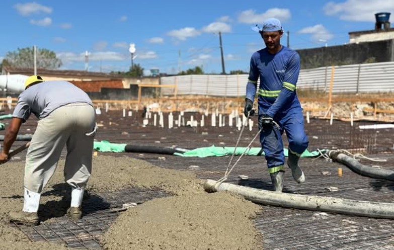 Prefeitura inicia concretagem do piso da nova creche