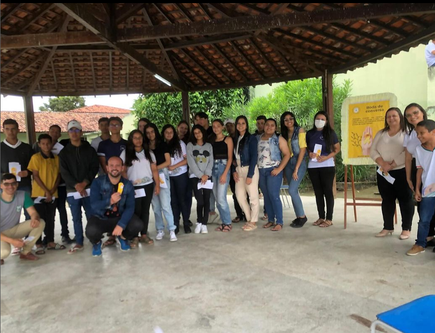 CRAS promove roda de conversa sobre saúde mental com estudantes do 8º ano